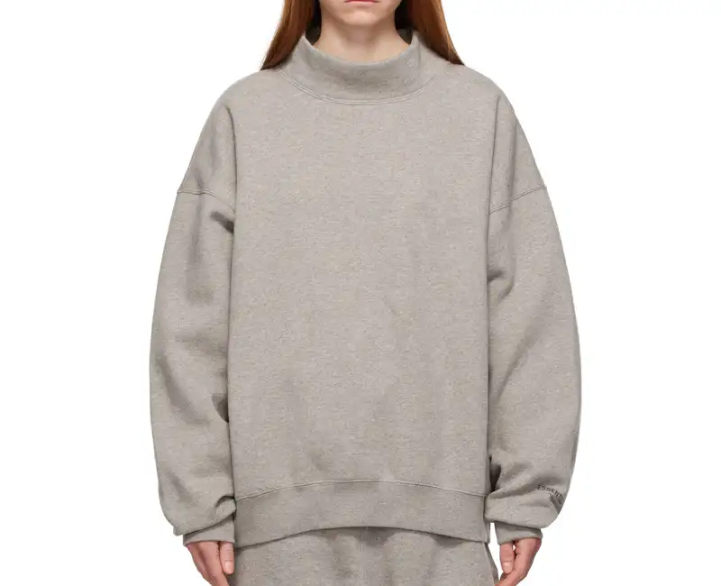 Oversize and hi-neck sweatshirt